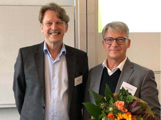 Verabschiedung von Uli Bühler durch Klaus Lang (Foto: Thomas Barton) Verabschiedung von Uli Bühler durch Klaus Lang (Foto: Thomas Barton)